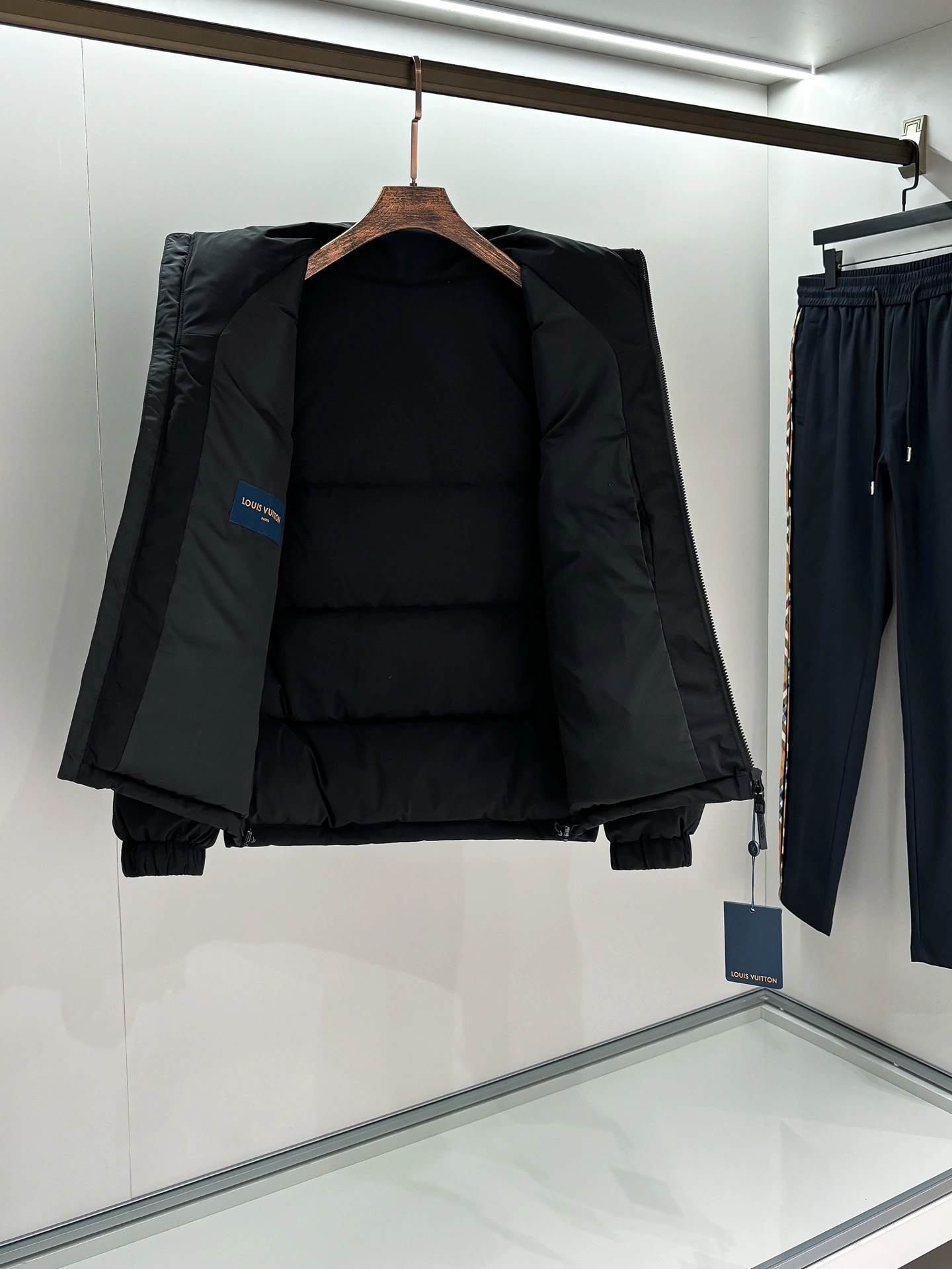 wg.luxury-- 8V Down jacket white goose down item: E-F501J1523H